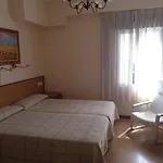 鲁伊斯旅馆 2* 索里亚