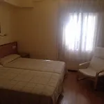 鲁伊斯旅馆 2* 索里亚